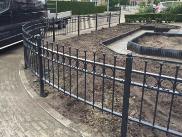 Hekwerk Anjer geplaatst in Zeeland